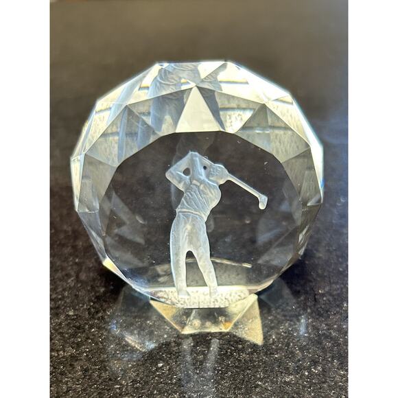 Beautiful Crystal Golfer Paperweight Made For Roman By Mar. Measures 2" - Picture 2 of 2